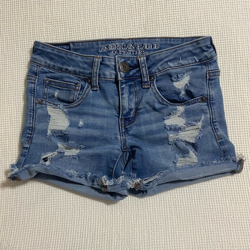 American eagle distressed short shorts